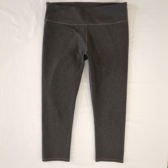 Fabletics Capri women's leggings dark gray , # cs1510254-0121-17030 , size S - Picture 1 of 8